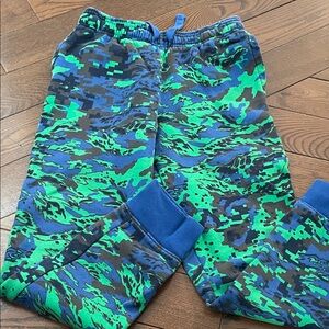🔥 2/$25 - Under Armour Blue and Green Camo Pants